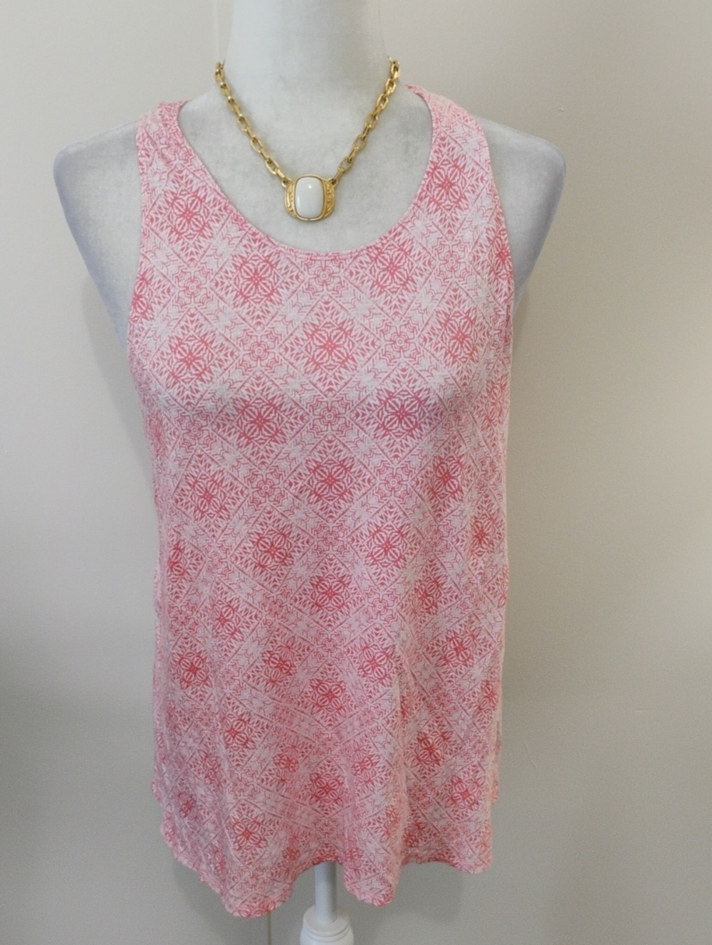 Banana Republic Pink Patterned Scoop Neck Tank